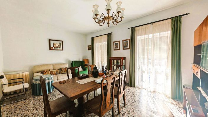 Image No.7-4 Bed Property for sale