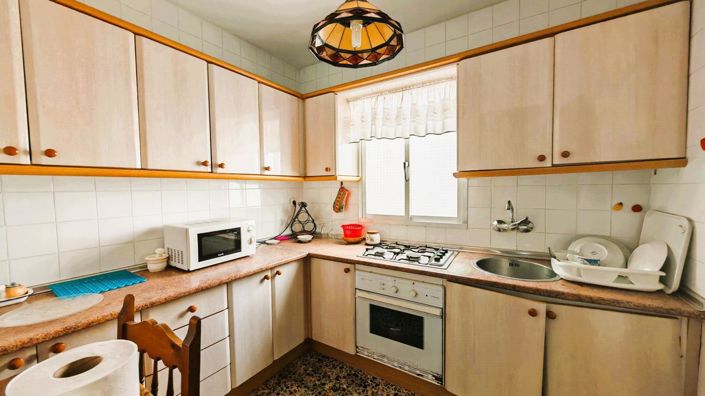 Image No.8-4 Bed Property for sale