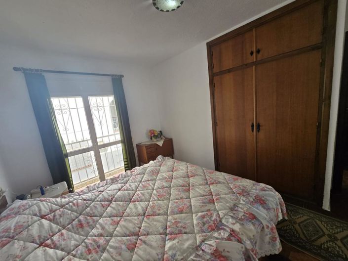 Image No.16-3 Bed Property for sale