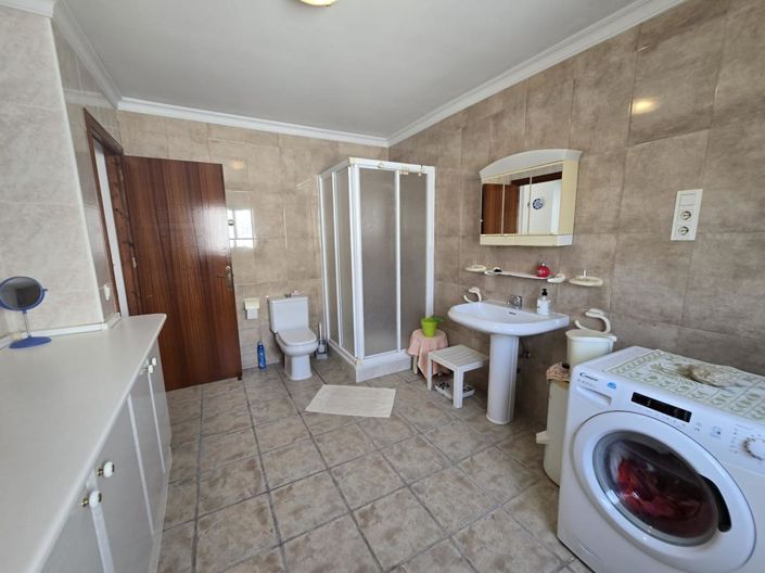 Image No.22-3 Bed Property for sale