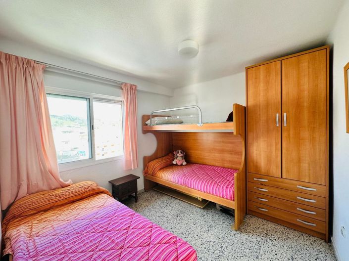 Image No.13-2 Bed Property for sale