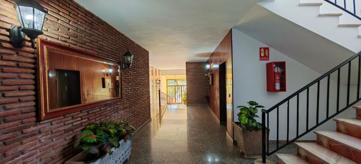 Image No.17-2 Bed Property for sale