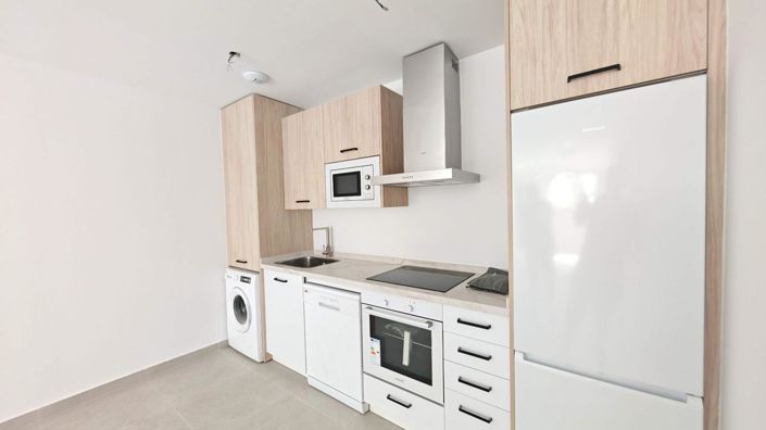 Image No.11-3 Bed Property for sale