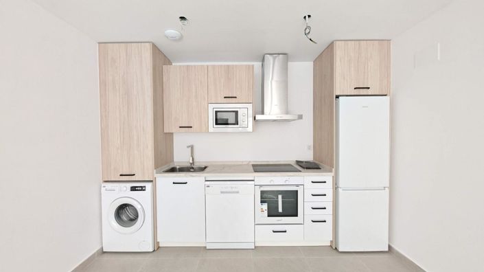 Image No.12-3 Bed Property for sale