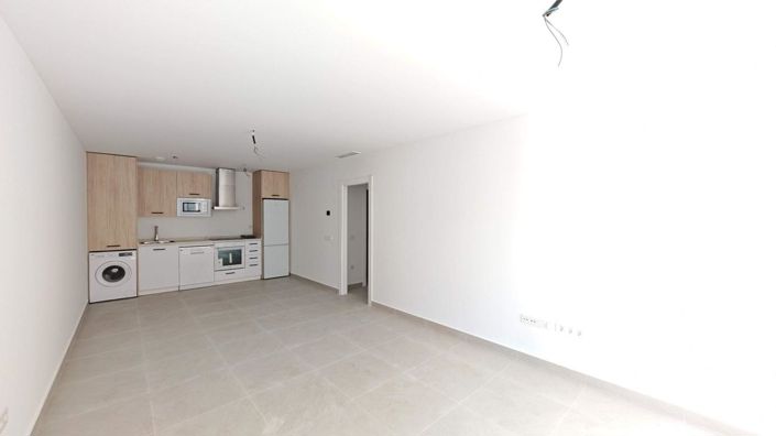 Image No.13-3 Bed Property for sale