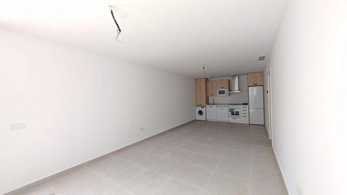 Image No.14-3 Bed Property for sale