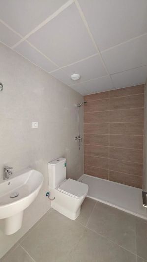 Image No.15-3 Bed Property for sale