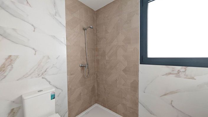 Image No.17-3 Bed Property for sale