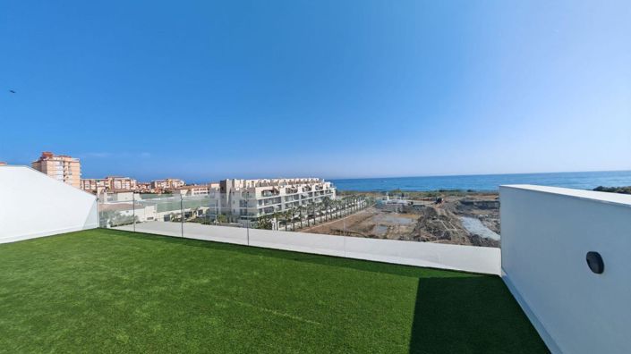 Image No.19-3 Bed Property for sale