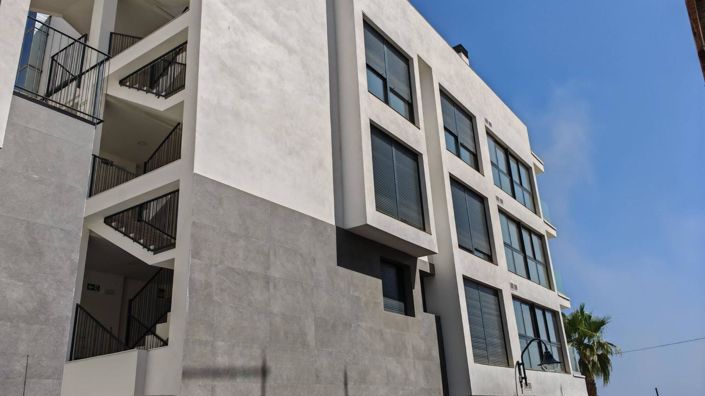 Image No.24-3 Bed Property for sale