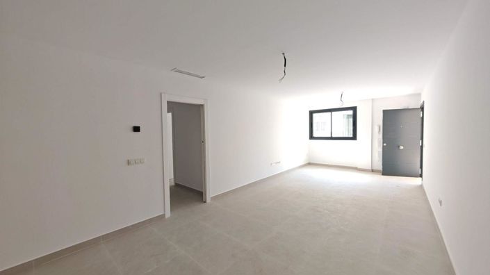 Image No.6-3 Bed Property for sale