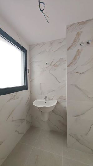 Image No.8-3 Bed Property for sale