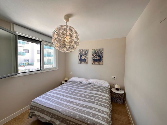 Image No.11-2 Bed Property for sale