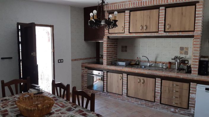 Image No.10-3 Bed Property for sale