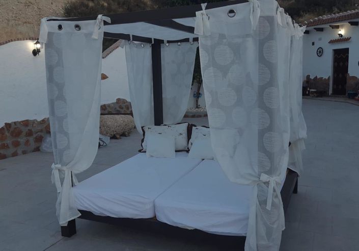 Image No.16-3 Bed Property for sale