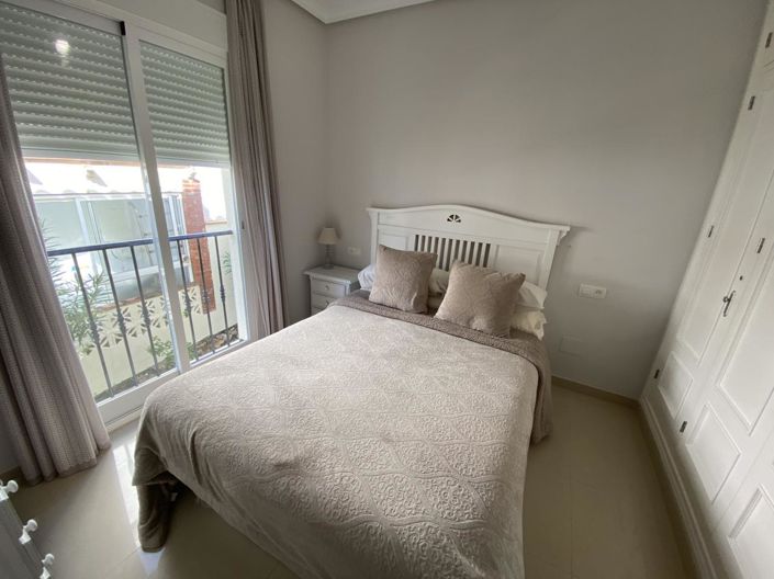 Image No.15-2 Bed Property for sale