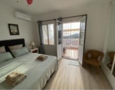 Image No.12-2 Bed Property for sale