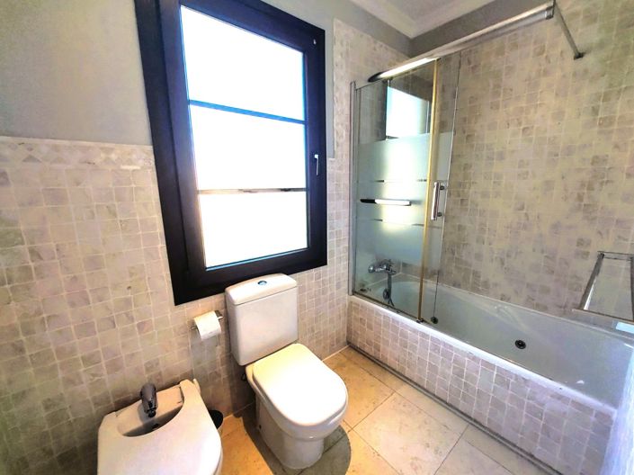 Image No.30-2 Bed Apartment for sale