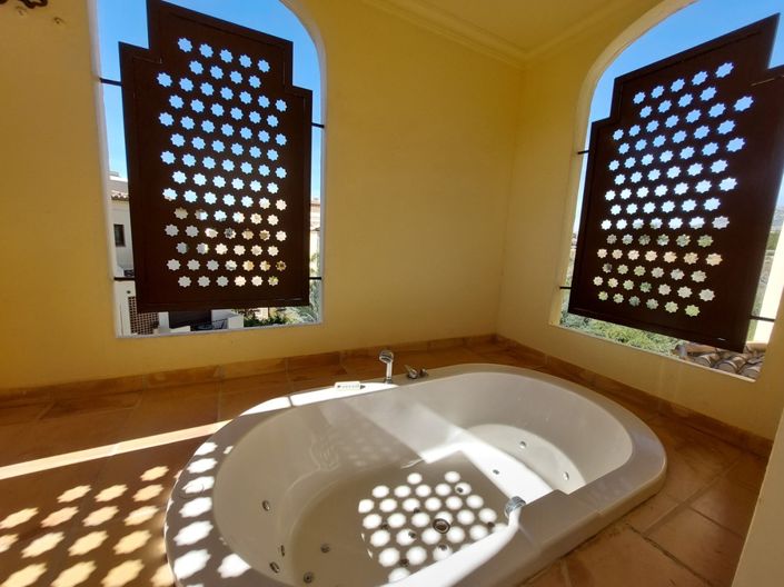 Image No.33-2 Bed Apartment for sale