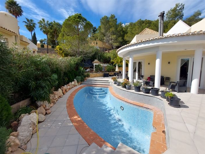 Image No.1-4 Bed Villa for sale
