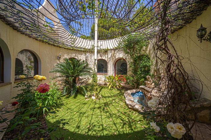 Image No.12-4 Bed Villa for sale