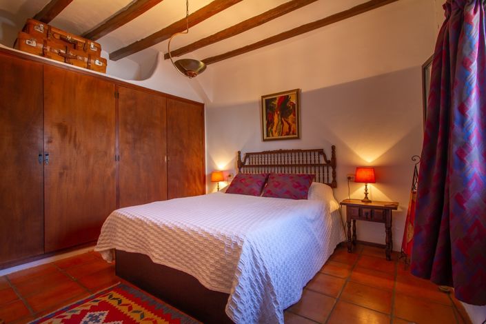 Image No.17-4 Bed House for sale