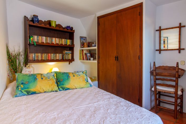 Image No.22-4 Bed House for sale