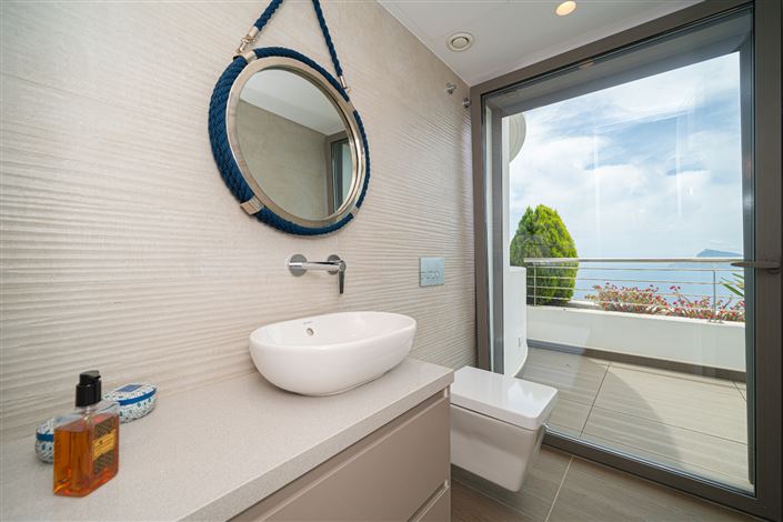 Image No.10-3 Bed Villa for sale