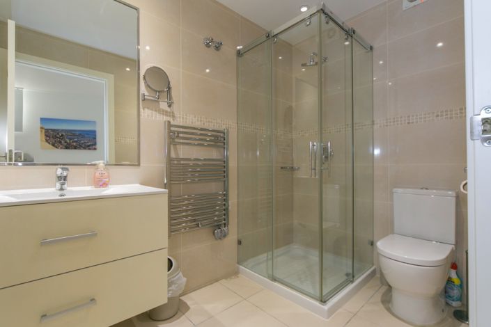 Image No.55-5 Bed Villa for sale