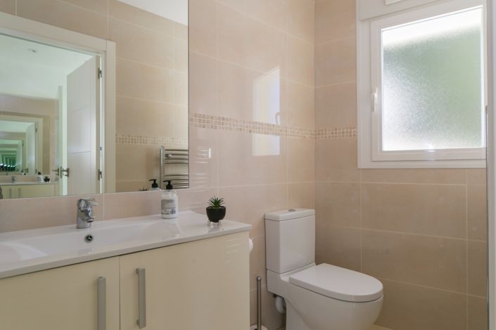 Image No.56-5 Bed Villa for sale