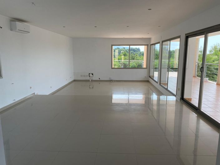 Image No.5-5 Bed Villa for sale