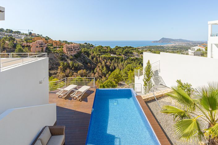 Image No.1-3 Bed Villa for sale