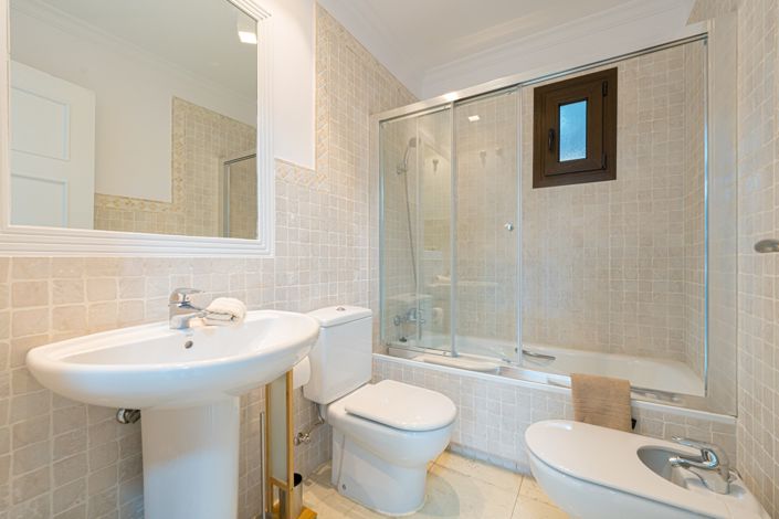 Image No.34-3 Bed Apartment for sale