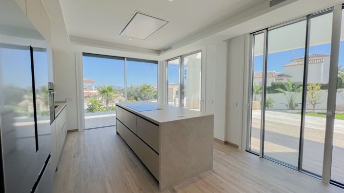 Image No.12-4 Bed Villa for sale