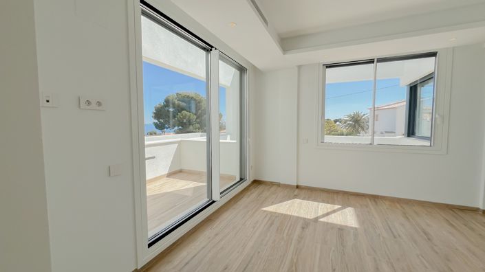 Image No.32-4 Bed Villa for sale