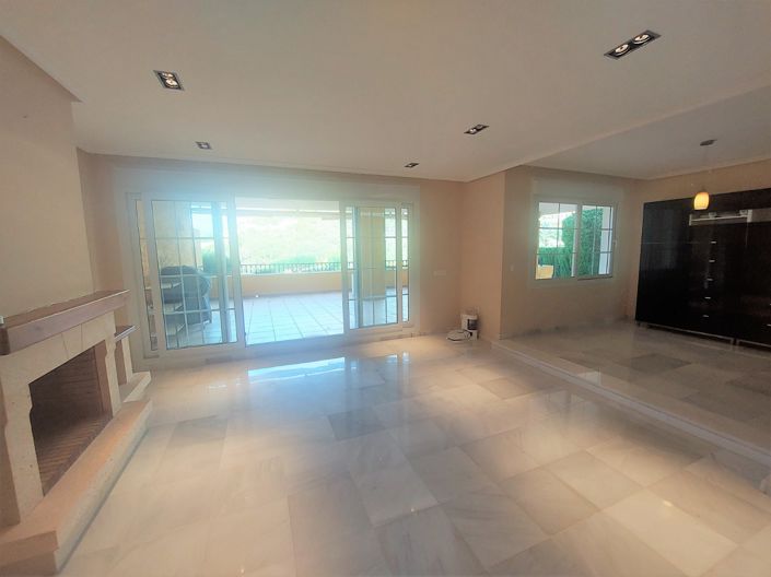 Image No.12-3 Bed Apartment for sale