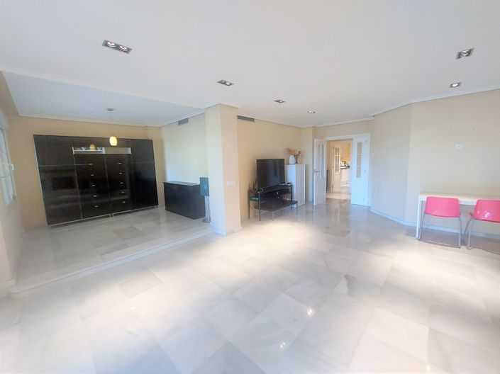 Image No.10-3 Bed Apartment for sale