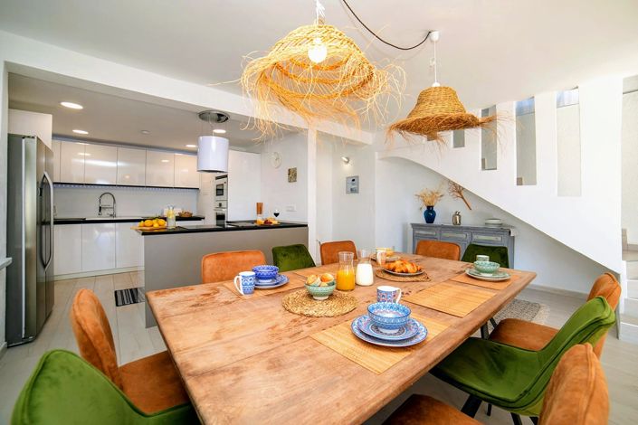 Image No.8-6 Bed Villa for sale