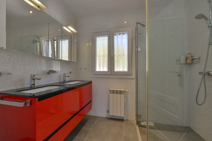 Image No.60-5 Bed Villa for sale