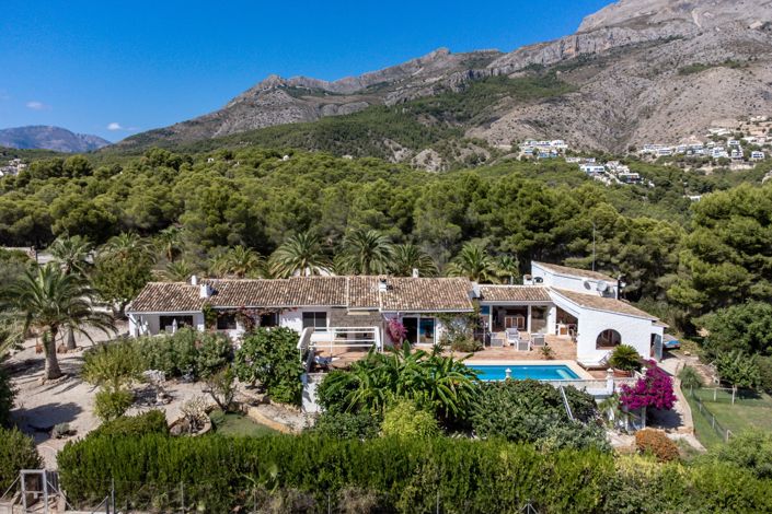 Image No.68-5 Bed Villa for sale