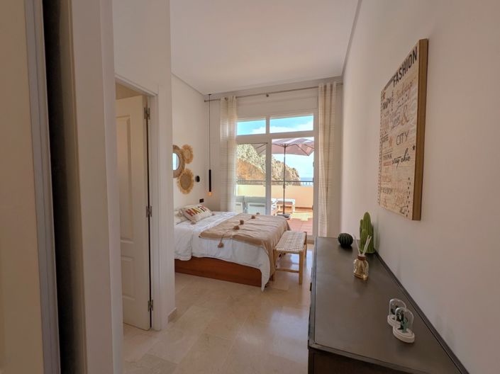 Image No.20-2 Bed Apartment for sale