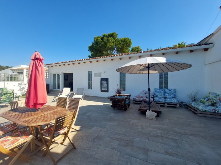 Image No.1-3 Bed Villa for sale