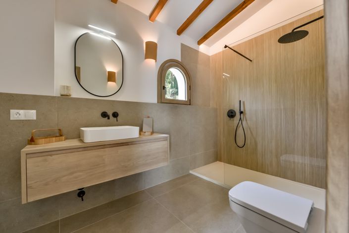 Image No.65-5 Bed Villa for sale