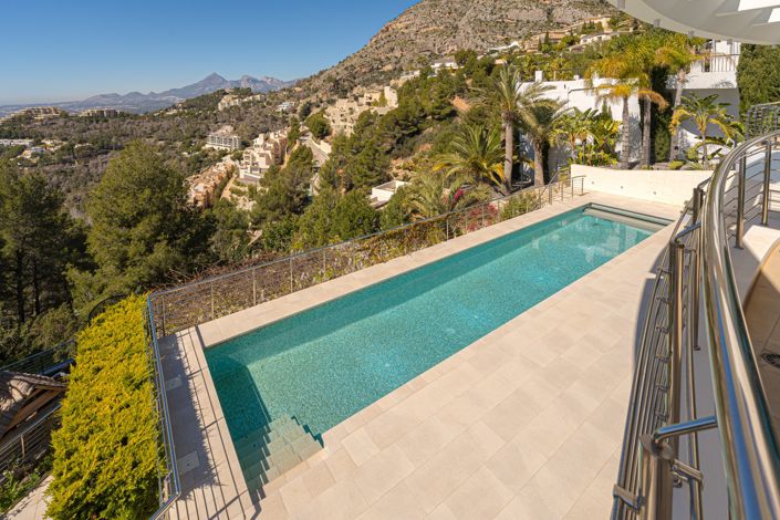 Image No.25-5 Bed Villa for sale