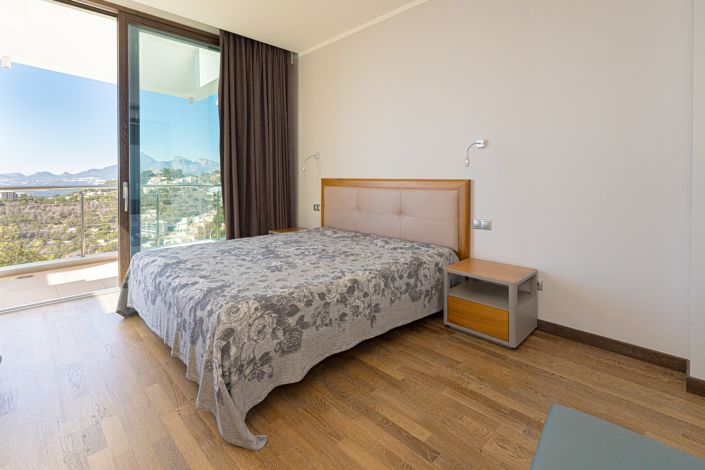 Image No.29-5 Bed Villa for sale