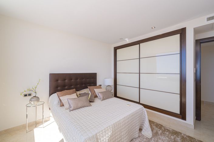 Image No.27-6 Bed Villa for sale