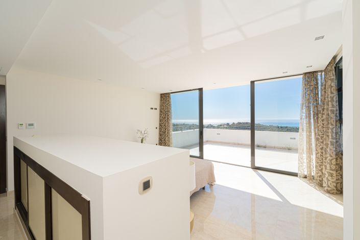 Image No.32-6 Bed Villa for sale