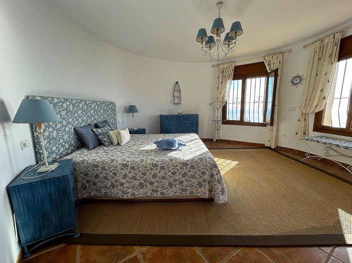 Image No.18-5 Bed Villa for sale