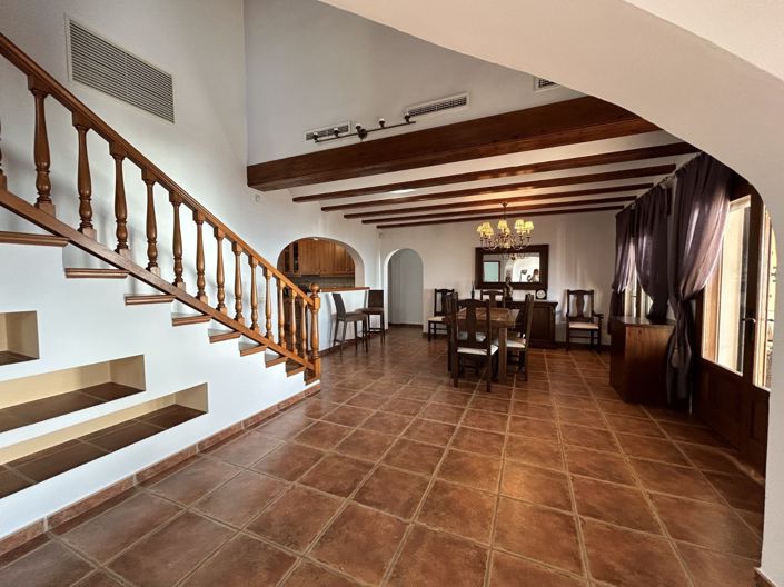 Image No.9-5 Bed Villa for sale