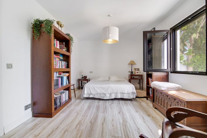 Image No.10-3 Bed Villa for sale